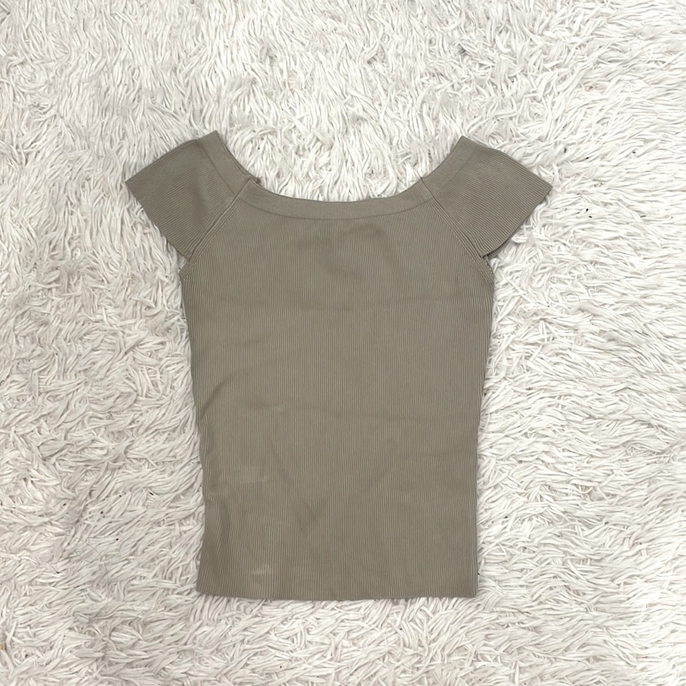 Zara off Shoudler fit top